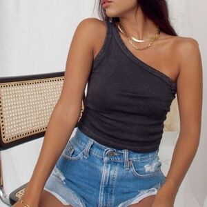 Alessa Black One Shoulder Top